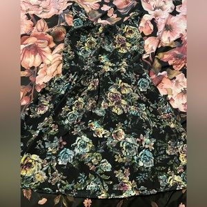 Forever 21 - NWOT Floral Party Dress with Criss Cross Back Size: L